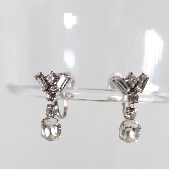 Vintage 1960s Silver-Toned Metal Clear Rhinestone Screw-Back Clip-On Earrings - Picture 2 of 4